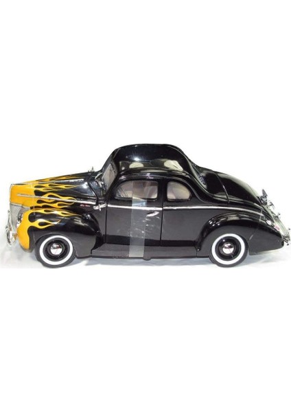 1940 Ford Deluxe Siyah 1:18 Model Araba
