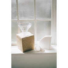 Hario V60 02 Şeffaf Plastik Dripper ve 40’lı Filtre Kağıdı Seti