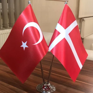 Fors Bayrak Danimarka - Türkiye Masa Bayrağı Krom Direkli İkili Bayrak