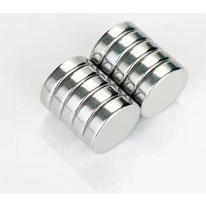 Mıknatıs Market 3 Adet 20 x 5 mm Yuvarlak Güçlü Neodyum Mıknatıs Çap 20 mm Kalınlık 5 mm