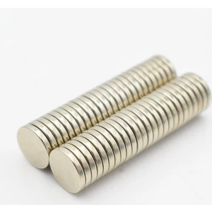 Mıknatıs Market 50 Adet 12 x 2 mm Yuvarlak Güçlü Neodyum Mıknatıs Çap 12 mm Kalınlık 2 mm