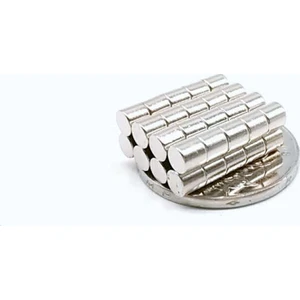 Mıknatıs Market 50 Adet 4 x 4 mm Yuvarlak Güçlü Neodyum Mıknatıs Çap 4 mm Kalınlık 4 mm