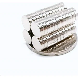 Mıknatıs Market 50 Adet 7 x 1,5 mm Yuvarlak Güçlü Neodyum Mıknatıs Çap 7 mm Kalınlık 1,5 mm