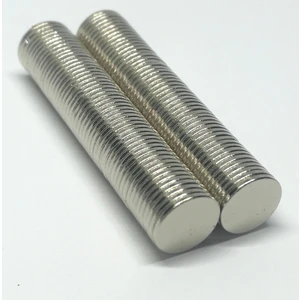 Mıknatıs Market 50 Adet 9 x 1,5 mm Yuvarlak Güçlü Neodyum Mıknatıs Çap 9 mm Kalınlık 1,5 mm