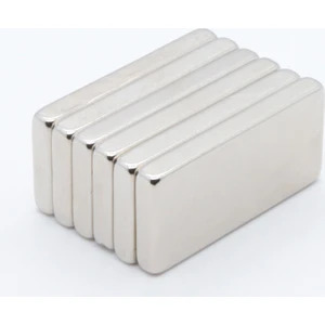 Mıknatıs Market 2 Adet 40 x 20 x 5 mm Dikdörtgen Neodyum Mıknatıs Boy 40 mm En 20 mm Kl. 5 mm