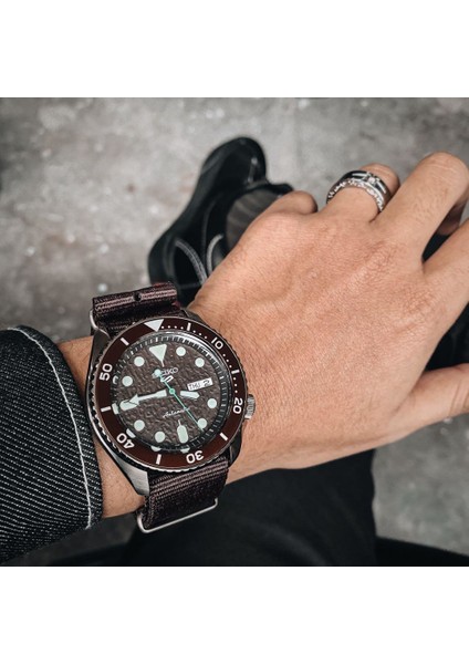 5 Sports SRPD85K1 Erkek Kol Saati indirimleri