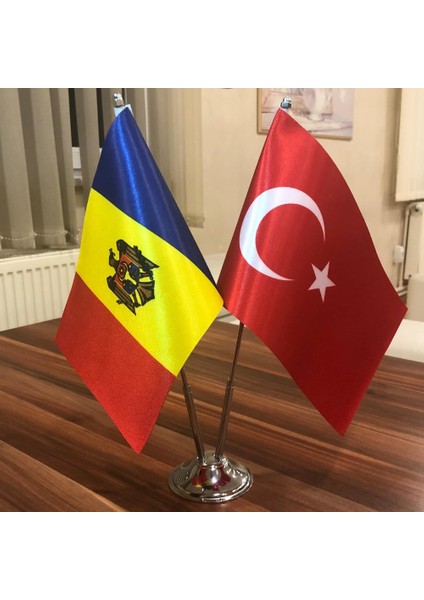 Moldova - Türkiye Masa Bayrağı Krom Direkli İkili Bayrak