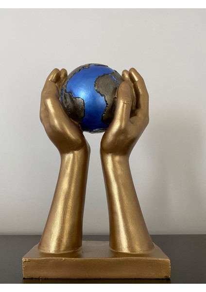 Veranin Firçasi Eller Arsında Dünya