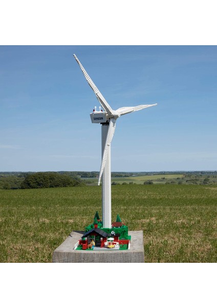 Creator 10268 Vestas Wind Turbine