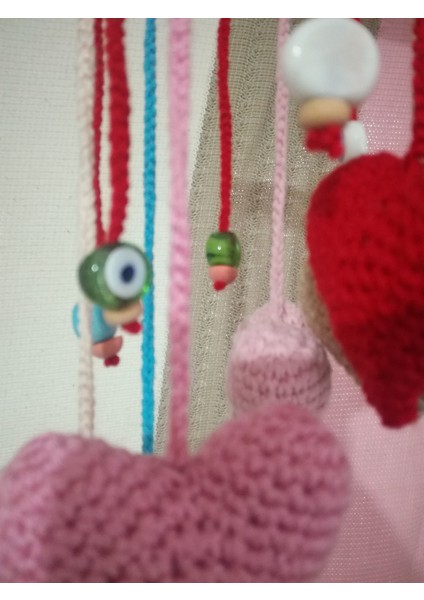 Amigurumi El Örmesi Kırmızı Kalpli Kapı Süsü fırsatları