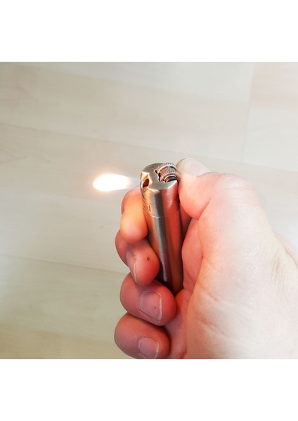 Clipper Yandan Yanan Metal Pipo Çakmağı Gold