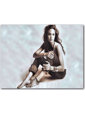 Cakatablo  Ahşap Tablo Angelina Jolie Takılar Beyaz Zemin
