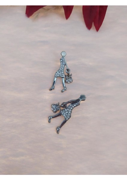 Hdmarketim Swarovski Işıltılı Taşlı Kadın Figürlü Sallantılı Küpe fiyatları