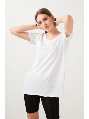 Lela V Yaka T Shirt Kadın T Shirt 5411062