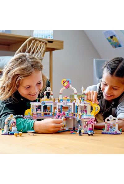 LEGO® Friends Heartlake City Alışveriş Merkezi 41450 Yapım Seti; Çocuklar için LEGO Friends Emma ve Olivia'yı İçeren bir Hediye (1032 Parça)