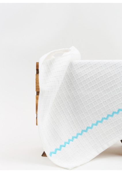 3lü Paket Turkuaz Zigzag Nakışlı Beyaz Pike Havlu 32X34CM