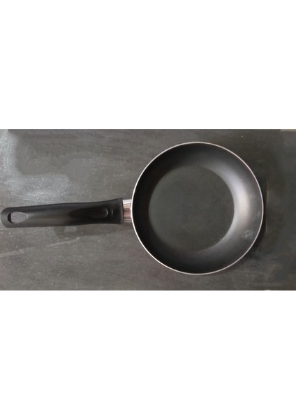 Tava 18Cm