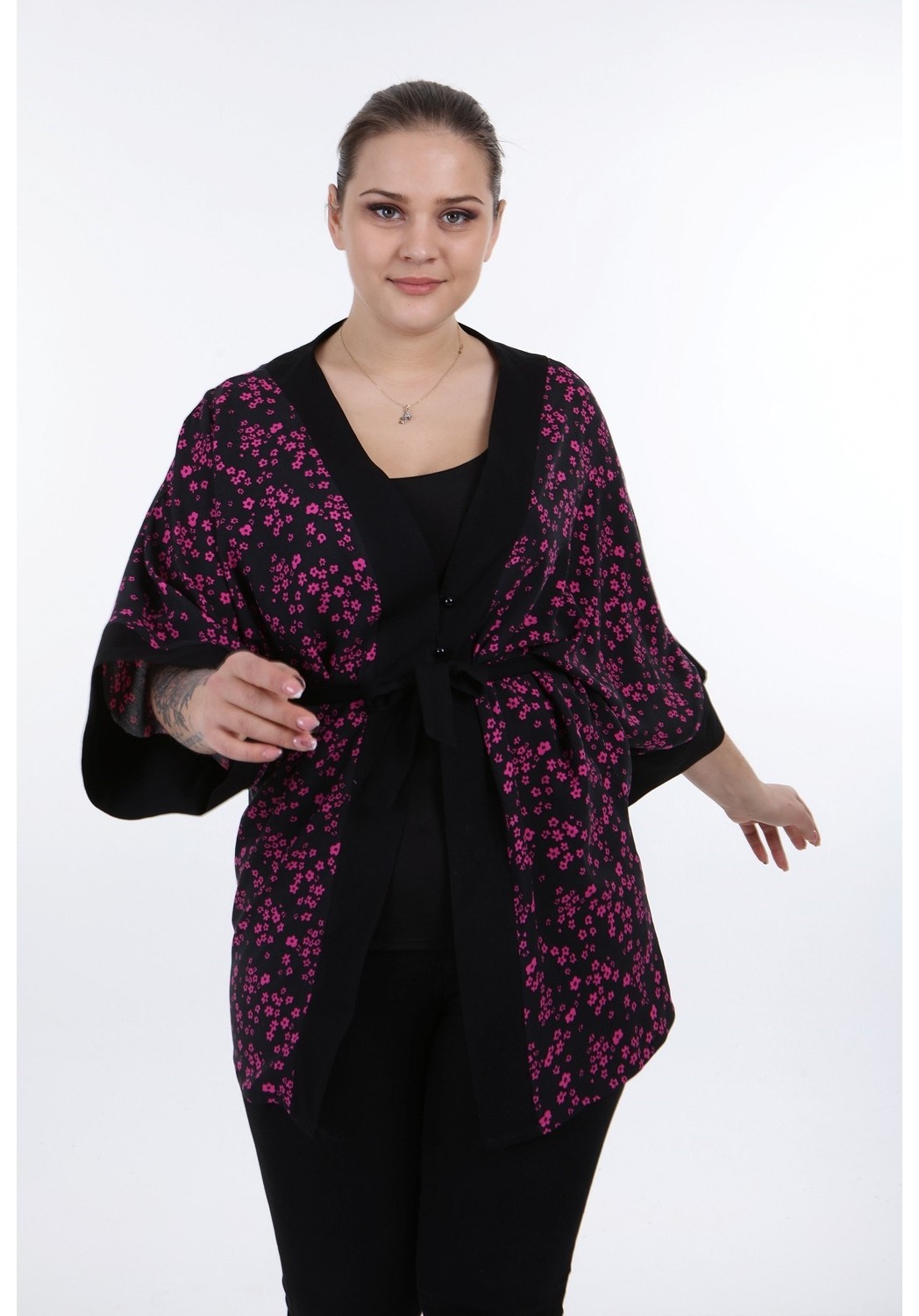 Disentis Modest Önden Bağlamalı ve Düğmeli Kolları Geniş Küçük Çiçekli Yeşil Kimono görsel 5