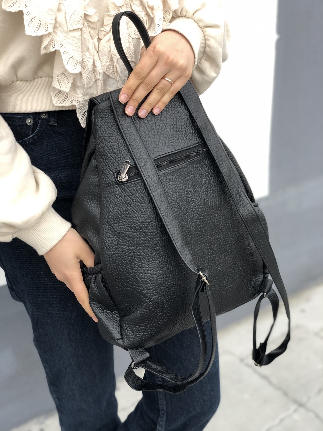 Lebina Kadın Sırt Çantası Yıkanmış Deri Malzeme ile 33 cm En 38 cm Boy 15 cm Derinlikte Günlük Kullanım görsel 3