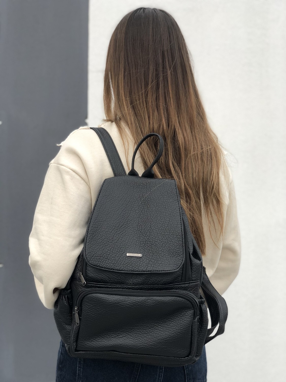 Lebina Kadın Sırt Çantası Yıkanmış Deri Malzeme ile 33 cm En 38 cm Boy 15 cm Derinlikte Günlük Kullanım görsel 4