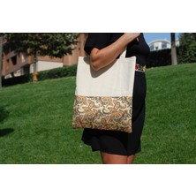 New Bazaar Kanvas Bez Çanta - Dokuma Kumaş Desenli - Iç Cepli ve Cırtlı - 36 x 40 cm - Pateh (Paisley) Desenli