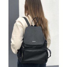 Lebina Kadın Sırt Çantası Yıkanmış Deri Malzeme ile 33 cm En 38 cm Boy 15 cm Derinlikte Günlük Kullanım