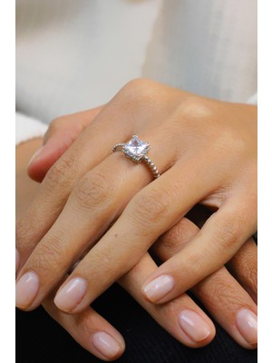 Midyat Nurtaş Gümüş Beyaz Zirkon Taşlı Baget Gümüş Yüzük