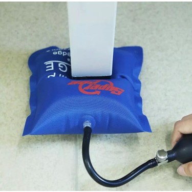 Hayvonlar va odamlar ishtirokidagi onlayn porno tomosha qiling Dumli yubka bilan kiyinish