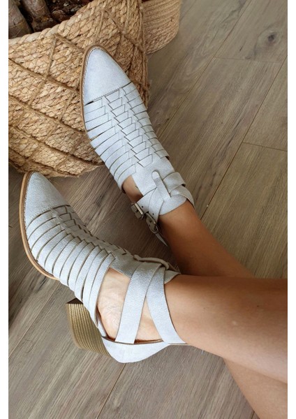 Kadın Yazlık Bot Yüksek Topuklu Şık Tasarım 6 cm Beyaz Renk Rahat Kullanım fırsatları