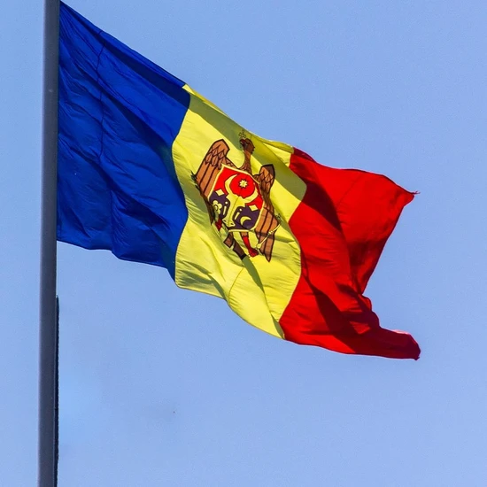 Fors Bayrak Moldova Gönder Bayrağı Raşel Kumaş 50 x 75 cm