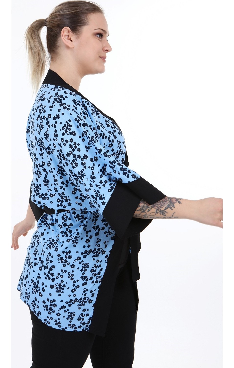 Disentis Modest Önden Bağlamalı ve Düğmeli Kolları Geniş Küçük Çiçekli Yeşil Kimono görsel 7