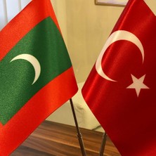 Fors Bayrak Maldivler-Türkiye Masa Bayrağı Krom Direkli Ikili Bayrak