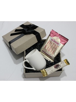 Kurukahveci Mehmet Efendi Colombian Filtre Kahve & Beyaz Kupa Bardak & Çikolata Hediye Seti