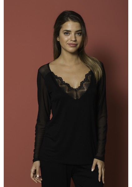 Sırtı Dekolteli Tüllü ve Dantelli Pijama Takımı 18154