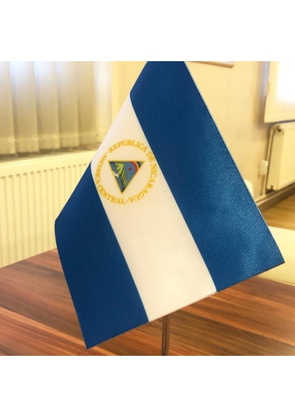 Nikaragua Masa Bayrağı Krom Direkli Tekli Bayrak fiyatları