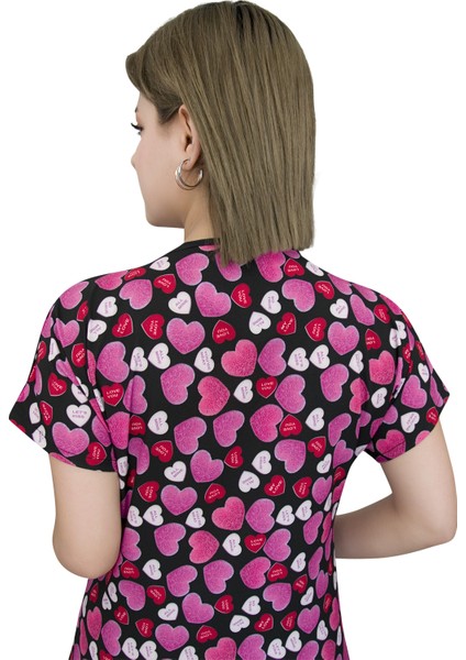 Pembe Kalpler Temalı Cerrahi Doktor Hemşire Tek Üst Forma