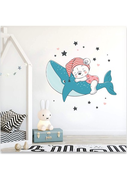 Balina Üzerinde Uyuyan Pembe Pijamalı Sevimli Ayıcık Yıldızlar ve Kalpler Çocuk Odası Duvar Sticker fırsatları