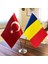 Romanya-Türkiye Masa Bayrağı Krom Direkli Ikili Bayrak 1
