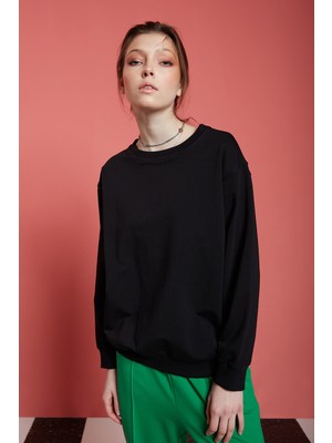 Mizalle Basic Uzun Kollu Sweatshirt (Siyah)
