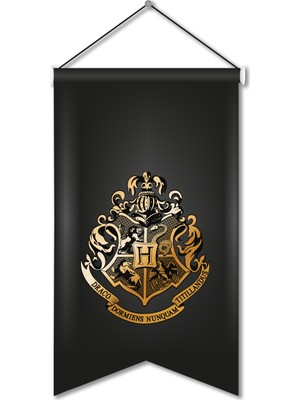 Sihir Dükkanı Lisanslı %100 Saten Kırlangıç Kesim Büyük Flama Model : Hogwarts 02 50X75CM