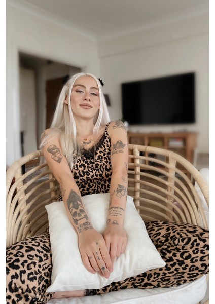 Kahve Leopar Dantelli Ip Askılı Örme Kadın Pijama Takımı