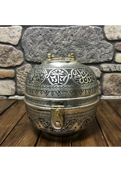 Bakır Işlemeli Ekmeklik