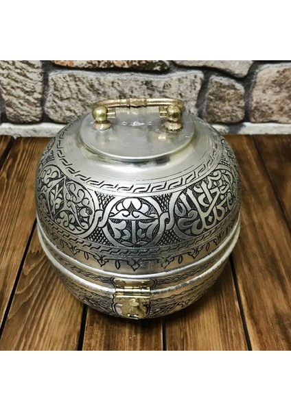 Bakır Işlemeli Ekmeklik