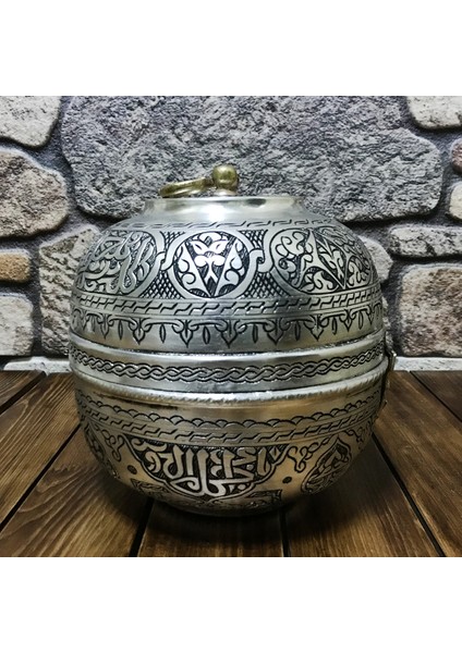 Bakır Işlemeli Ekmeklik