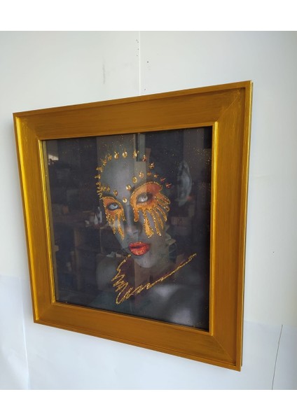 Altın Varaklı Ahşap Çerçeveli Camlı Dijital Baskılı Simli Tablo 51*51 Cm