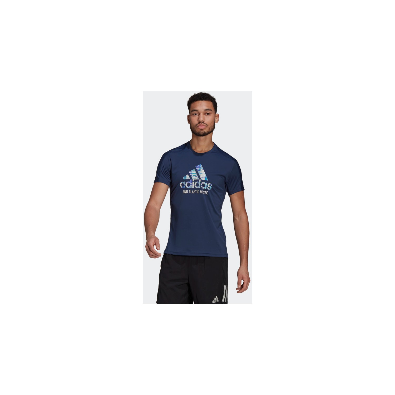 Run For The Oceans Graphic t-shirt Product omschrijving Eigenschappen  Product omschrijving Op de stoep, de paden of de baan verbindt hardlopen  jouw met de aarde. Doe mee met de toezegging van adidas om het te helpen  beschermen. Dit 