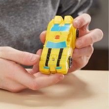 Transformers Cyberverse Tek Adımda Dönüşen Figür E3522 - Bumblebee