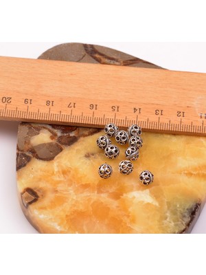 Taş Sandığı Iki Adet Gümüş Top - Düğüm Gizleyici