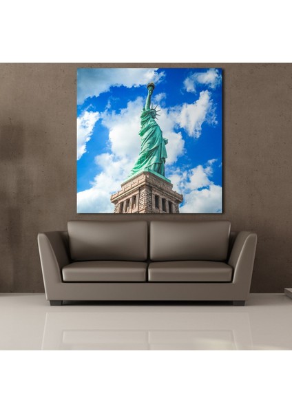 Özgürlük Heykeli ve Gökyüzü 140 x 140 cm
