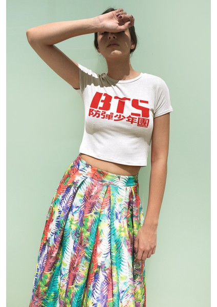 Bts Beyaz Kısa, Kesik Crop Top Kadın Tişört